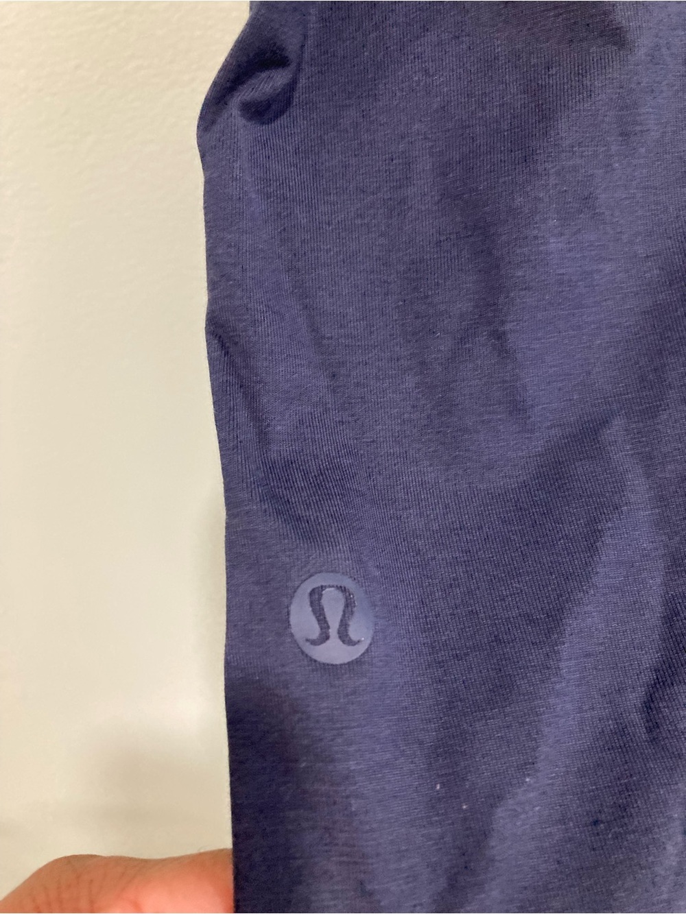 LULULEMON- Men’s short sleeve - Picture 3 of 3